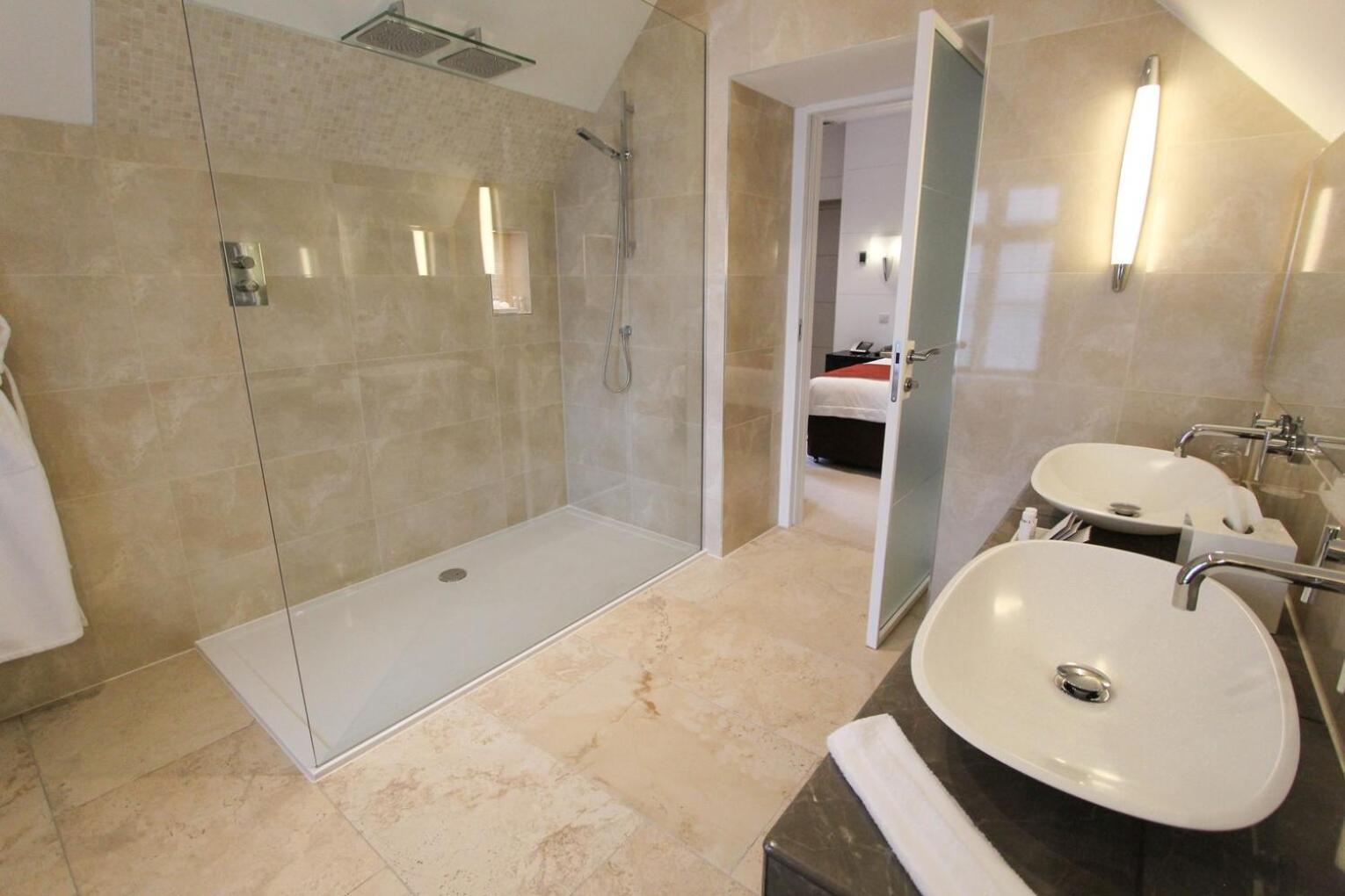 Cae Court Hotel Бридженд Экстерьер фото